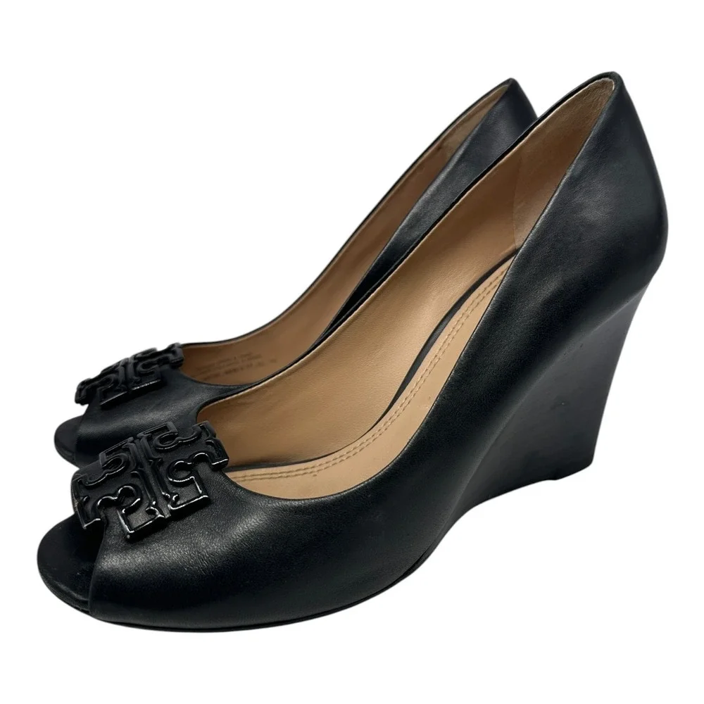 Tory Burch Lowell Black Leather Peep Toe Wedge Pumps Logo Medallion 7M